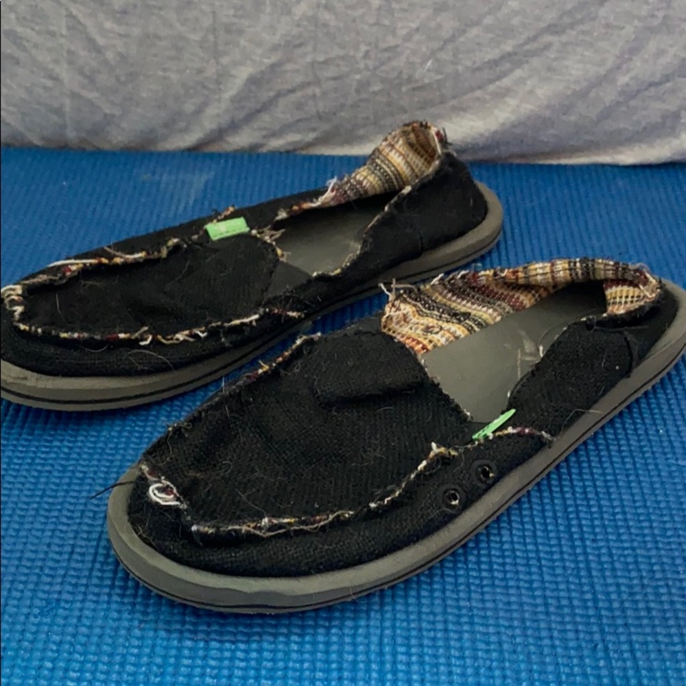Black-Sanuks